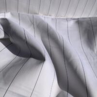 סאטן כותנה לבן פס דק שחור רוחב 2.8 מטר