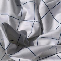 סאטן כותנה לבן עם רשת עדינה נייבי רוחב 2.8 מטר